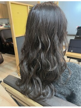 コトナ 越谷店 透明感たっぷりグレージュカラー