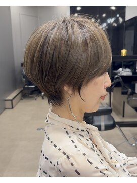 ハルキ ミナト ジャパン オオサカ(HARUKI MINATO japan OSAKA) 大人ショートヘア 40代50代60代ヘア 白髪 大阪ショートヘア 梅田