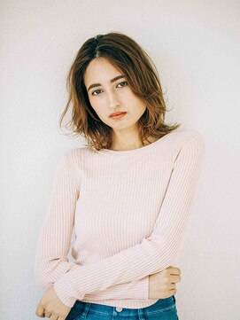フローラビューティーヘアー(Flora Beauty Hair) ナチュラルレイヤーミディ/20代/30代/40代/50代/表町