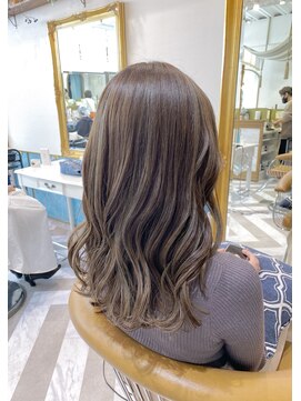 ロンドアベニール 北千住(Lond avenir) ゆるふわミディアム ミルクティーベージュ 西田大樹