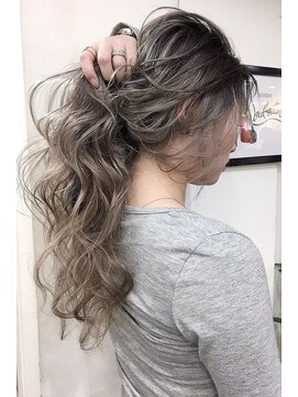 リア 大阪梅田(Ria) ~ハイライト×グラデーション~【Ria 大阪 梅田】