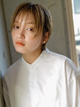 ライラ(Lyla) ツヤ質感 スリーク丸みショート