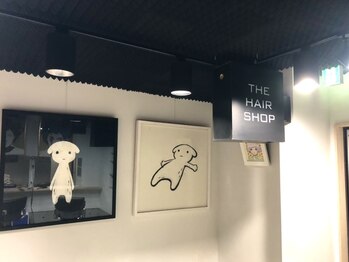 ザヘアショップ(THE HAIR SHOP)の写真/こだわりのアート空間で、あなただけのサロンタイムをお過ごしください♪サロン２階には猫カフェも併設＊