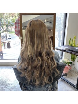 フツーロ 栄(FUTURO) プルエクステ