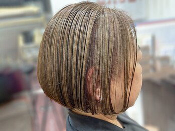 ヘアー コレクション ピース(hair collection PEACE!)の写真/【新時代の白髪ぼかしカラー】【脱白髪染め】白髪を活かしてオシャレに染める！