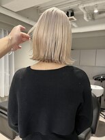 シーンヨコハマ 横浜店(SCENE yokohama)&nbsp;ぱつっとボブ×ホワイトブロンド