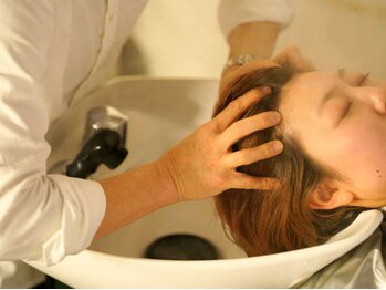 バランス 阿佐谷店(balance)の写真/【南阿佐ヶ谷徒歩3分】はちみつスパと一緒にヘアケアトリートメントも！活き活きとした頭皮に。