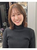 艶髪ベージュカラー外ハネスタイル