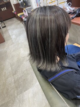 ソル(sol) ブリーチオンカラー バレイヤージュ風メッシュ