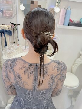 リムネ(RIMUNE) カチモリヘア／カチモリ三つ編み／下目アップ／タイトヘア