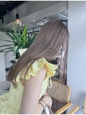 ベージュ
