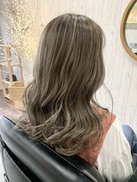 ハク(HAKU)&nbsp;透明感コントラストフルハイライトカラー