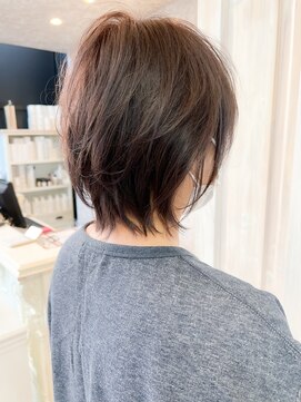 Caary20代30代40代50代60代ショートウルフ小顔補正立体カット