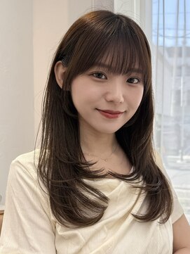 レイリー 原宿 表参道(Rayreee) ミディアムヘア ハイレイヤー 小顔薄め顔まわり