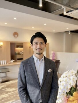 ブリリアント ヘアー ダイヤ(Brilliant Hair Dia) 30代メンズ向けビジネスショート|清潔感重視の七三スタイル