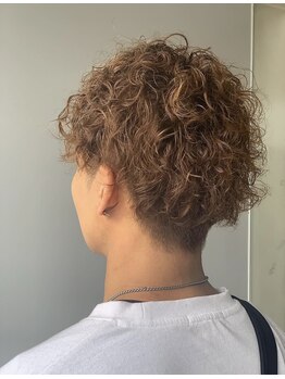 Men's neroli【メンズネロリ】の写真/骨格に合わせた似合わせカットと初めてでも挑戦しやすいパーマで清潔感を演出!