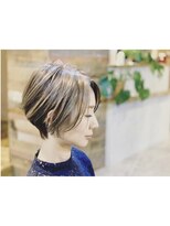 サーティースリー 石川町店(Thirty3) 奥行きのあるショートヘア