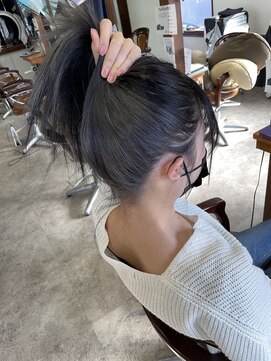 ヤソ(yaso) インナーカラーでシルバー