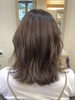 アルターリール(aL ter Rire)&nbsp;アッシュグレージュ/ハイライト/中村郁未