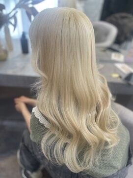 ラビス 浦和(Lovis) 黒髪カタログ/ボブルフ/ネビージュ/ワンレン/スペインカール