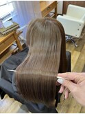 髪質改善美髪カラーでハイトーンでもツヤ髪&耳つぼジュエリー