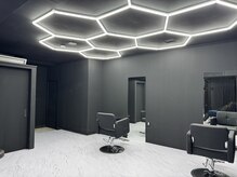メンズスポット(men's SPOT”)の雰囲気（こだわった内装！シックな空間で抜群の心地よさ！）