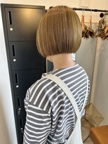 ペス メロウ(Pess mellow) ミニボブ×ベージュカラー