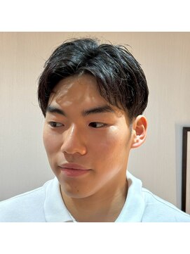 ジェントル(GENTLE) 清潔感と大人の色気漂う◎ビジネスショート/黒髪/センターパート