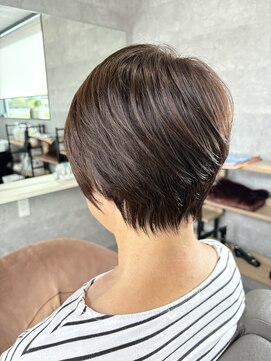 テット(TETTO) 大人女性のくびれショート