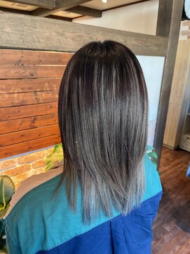 バレイヤージュカラー