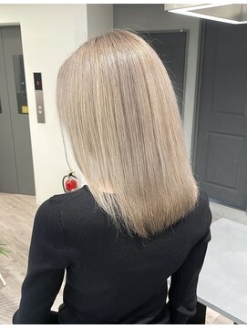 ルーブ トウキョウ(Loob. TOKYO) ペールブロンドミルクティー【池袋.髪質改善.ヘアカラー】