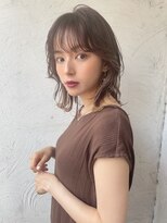 エース (ACE) ACE レイヤーカットで大人可愛い×イヤリンググレージュ