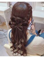 アリエス 池袋駅西口店(Aries)&nbsp;ハート&髪の毛リボンハーフアップ