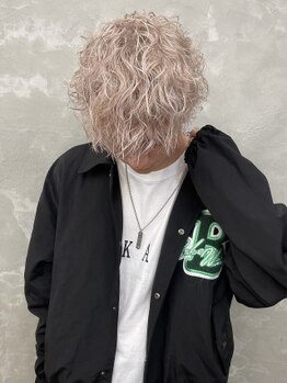 イェッカ パビル(YECCA pabil)の写真/メンズ経験豊富なStylistが、フェードカット~マッシュ系まで幅広くご提案＊【メンズカット+眉カット¥3500】