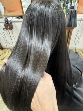 アローズ 大牟田店(arose) 艶のある髪はこれほど綺麗で輝いている髪質改善ストレート