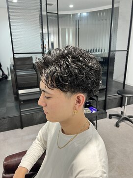 カルロイースタイル(CARLO e-style) カット+パーマ(伊勢/フェザーパーマ/ニュアンスパーマ