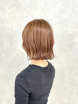 フランチェスカドットボブ(francesca.bob) オレンジベージュ×首筋綺麗に見える外はねボブ【渡辺俊弥】梅田