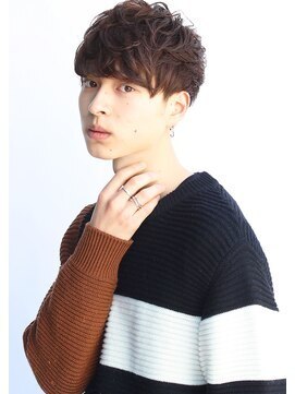 ガリカ 両国(Gallica) ☆ くせ毛風パーマ フェザーマッシュ ツーブロックスタイル ☆