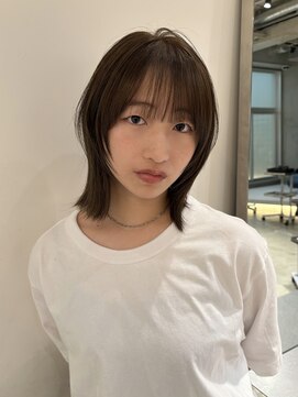 ローエ バイ デコ(Rohe by DECO) -Saki-赤み消しオリーブベージュ/レイヤーカット/前髪カット