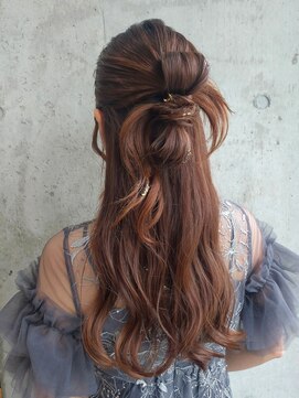 ディーエックス スリー(Dxxxx III) カチモリ風 ハーフアップ