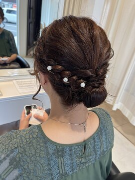 シザーズトリックス ノーブル(scissorstrix Noble) 編み込みシニヨン