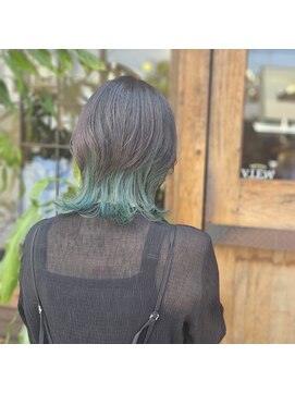 ヘアードレスビュー(hair dress V.I.E.W) ミディアムウルフ×インナーグリーン