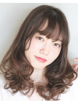 レア(Lea) ミディアム・カールスタイル