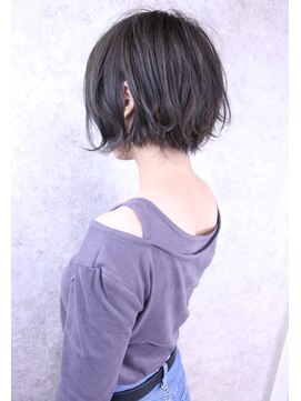 キャアリー(Caary) 福山市 Caary 丸みショート☆透明感ブルージュ