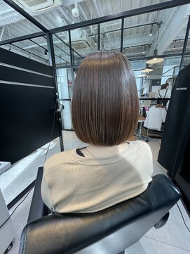 エミュスト(Emuest) 髪質ストレート ボブ