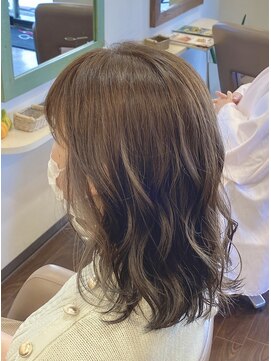 ミュウ(Private hair salon Miu) ベージュ系イヤリングカラー