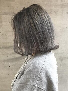 ブロッサム 保谷(Blossom) 20代30代大人可愛い艶感グレージュ切りっぱなしボブ