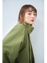 イヤリングカラーと外ハネでお洒落ボブ