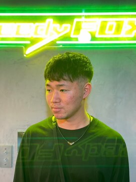 グリーディーフォックス 代々木(Greedy FOX) アップバング/ツーブロックマッシュ/束感/波巻き[シェービング]