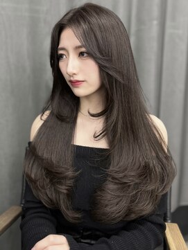 フォンズ(FONS) 透明感グレージュ×小顔顔まわりレイヤーで叶うトレンド韓国ヘア